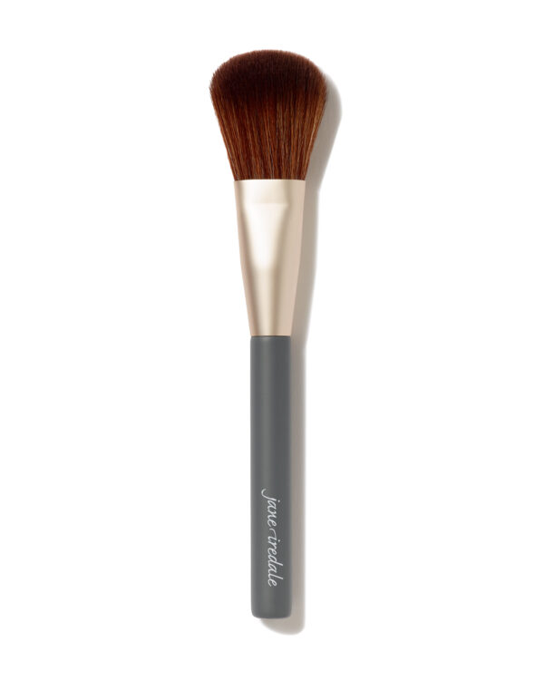 IC_Brush_PowderComplexion_BRUSH_OH_SOLDIER_P03_208346